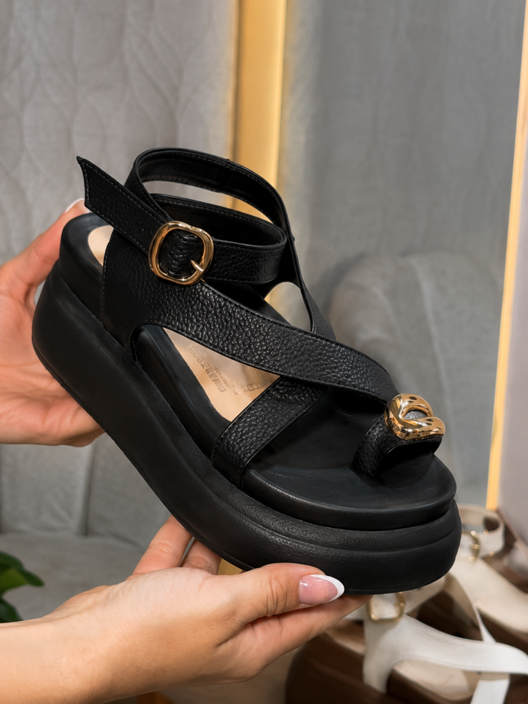 SANDALIAS MOKA